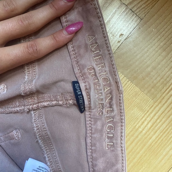AMERICAN EAGLE. SIZE 0. ROSE PINK/ NUDE COLOR JEANS. - Picture 3 of 5